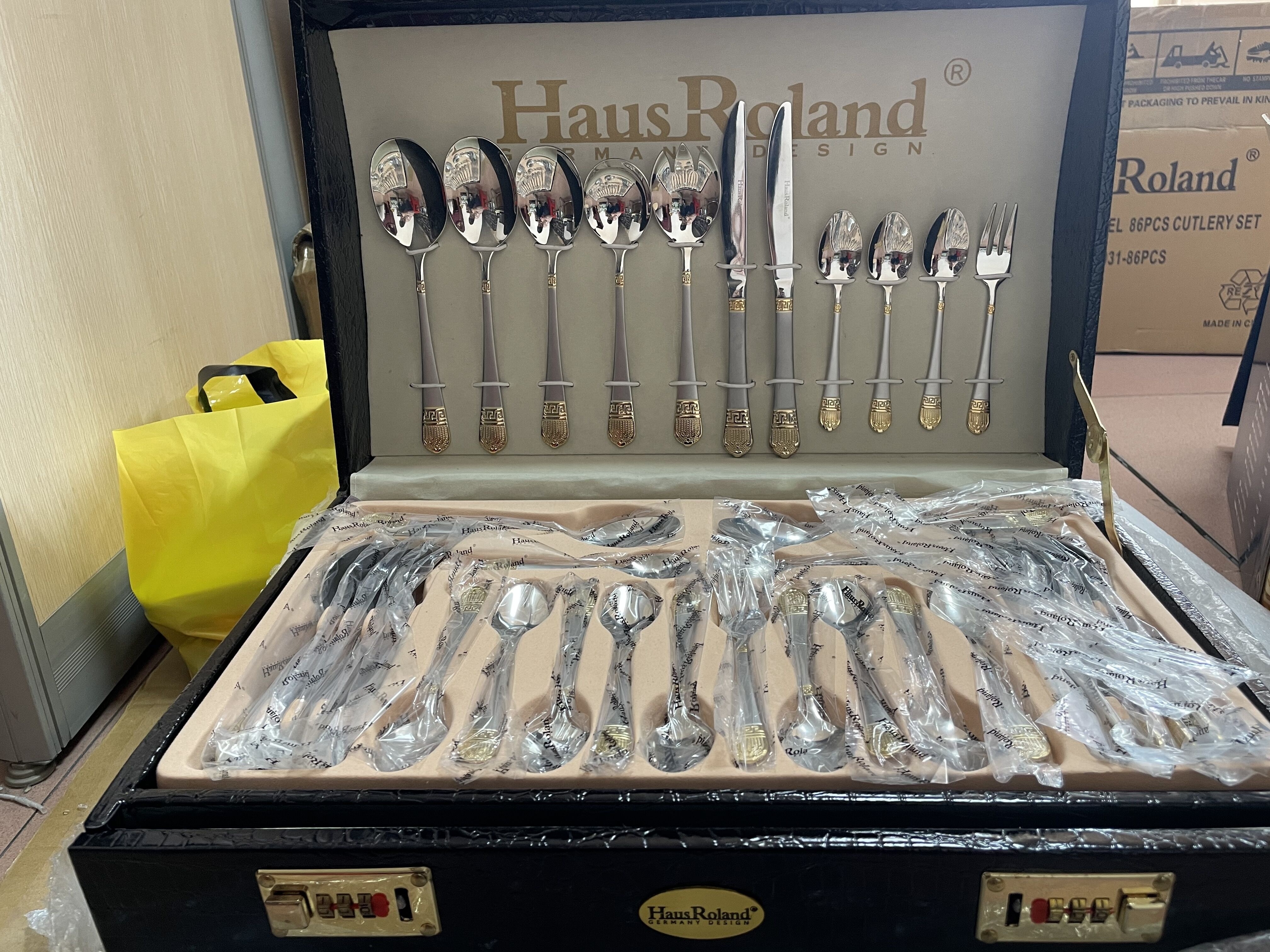 Restaurant Silverware Spoons Forks Knives High Quality Gold Stainless Steel Cutlery Sets For Wedding With Case