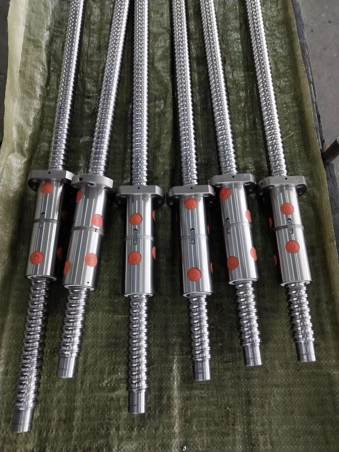 CNC mechanical customized ball screw SFU3205-4  grade ball screw with CNC end machining