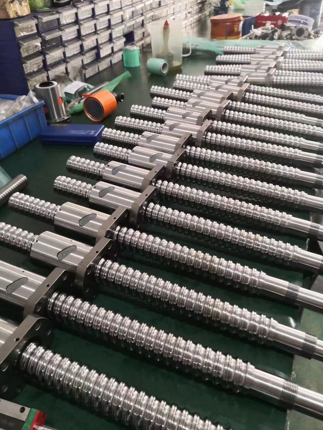 CNC mechanical customized ball screw SFU3205-4  grade ball screw with CNC end machining