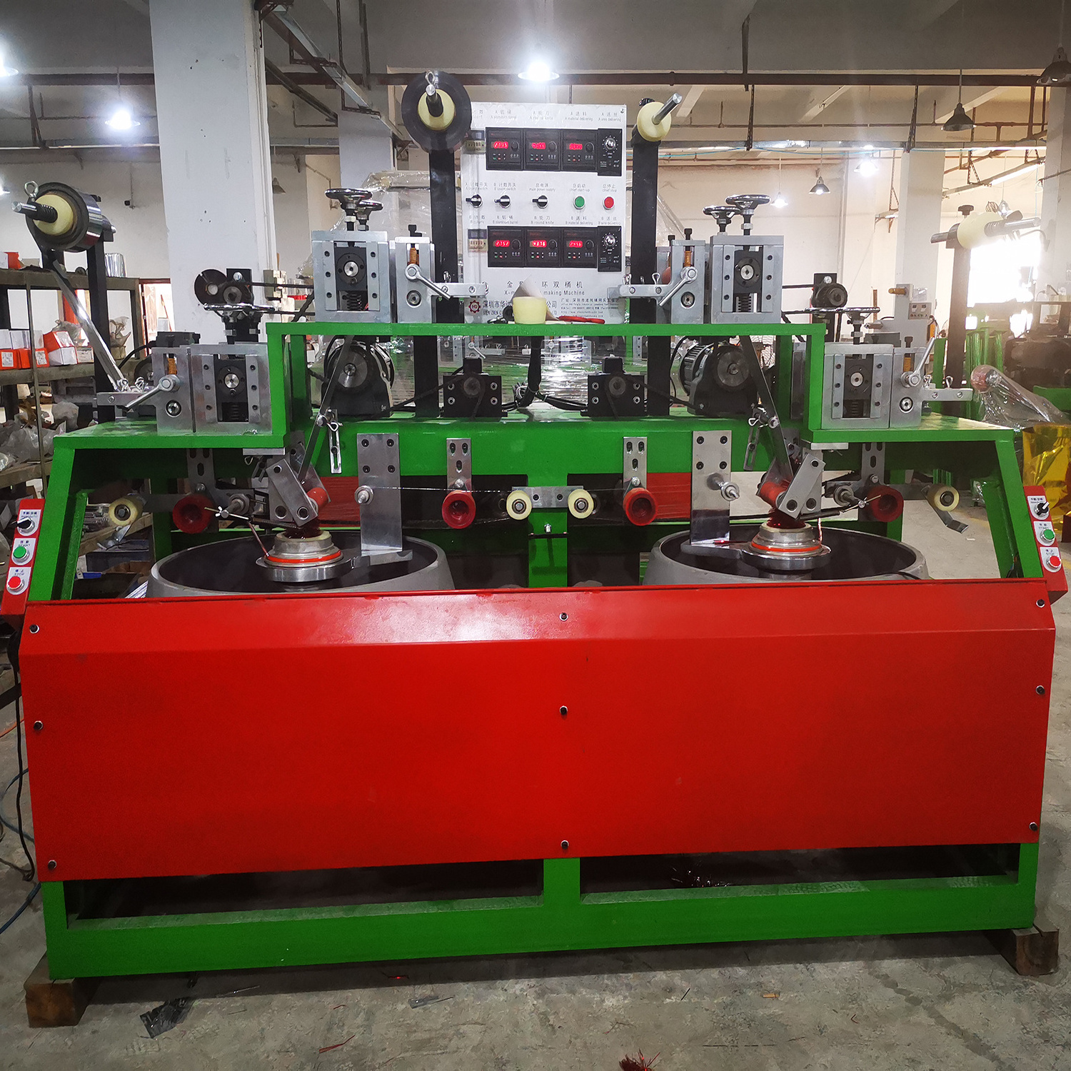 Twisted Hanging Ornament Machinery Automatic Two Tubes Garland Machines Pvc Holiday Tinsel Garland Making Machine