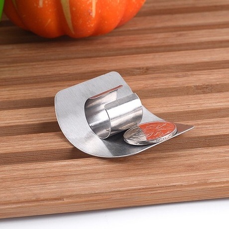 Kitchen Gadgets Metal Stainless Steel Chop Safe Slice Hand Protector Finger Guard For Cutting