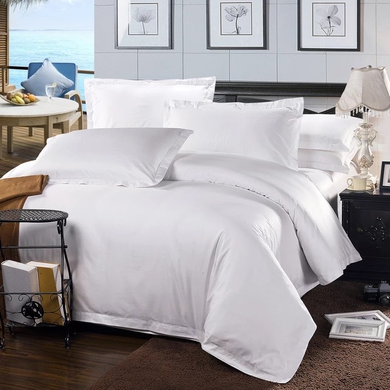 Hotel textiles are luxurious and soft, a 4-piece set of bedding suitable for hotel use