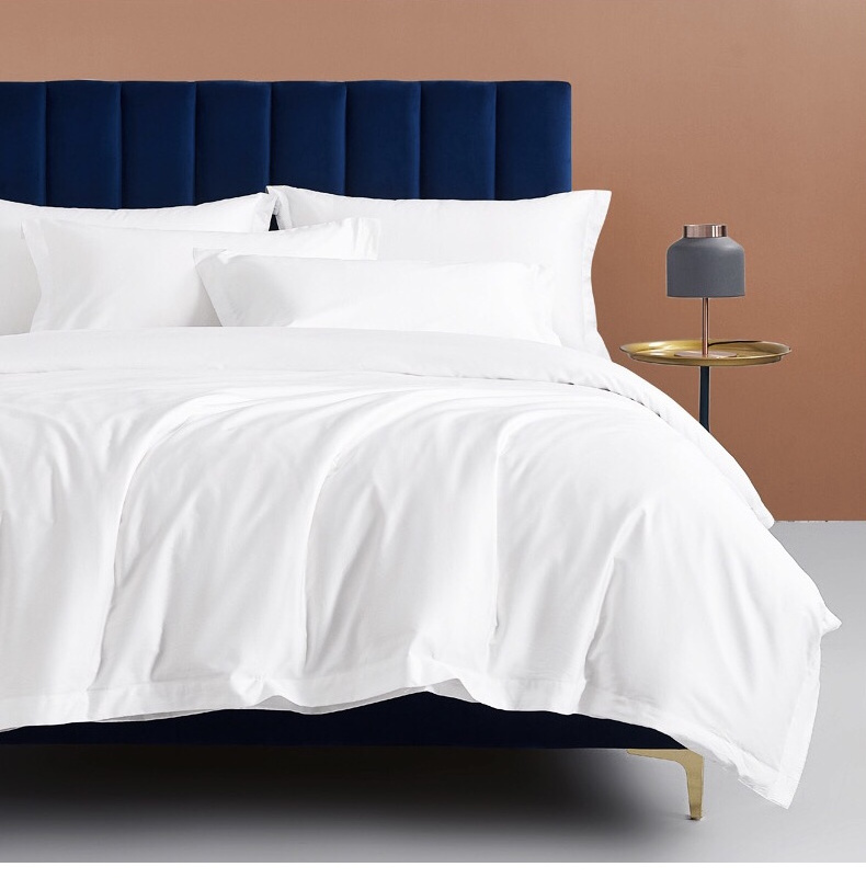 Hotel textiles are luxurious and soft, a 4-piece set of bedding suitable for hotel use