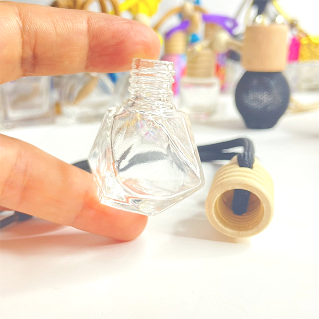 6ml Crystal Triangle Glass Essential Oil Pendant Diffuser Bottles Hanging Car Perfume Bottle