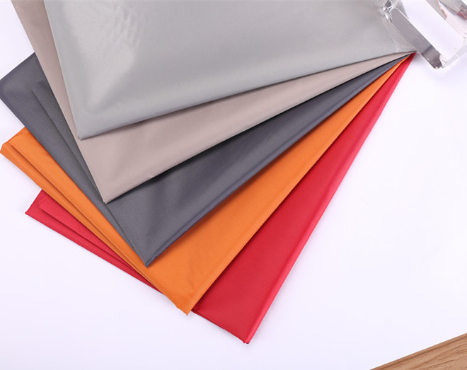 210D Durable Popular Travel Tent Use Pu Coated Tent Tarp Waterproof Polyester High Elasticity Oxford Fabric