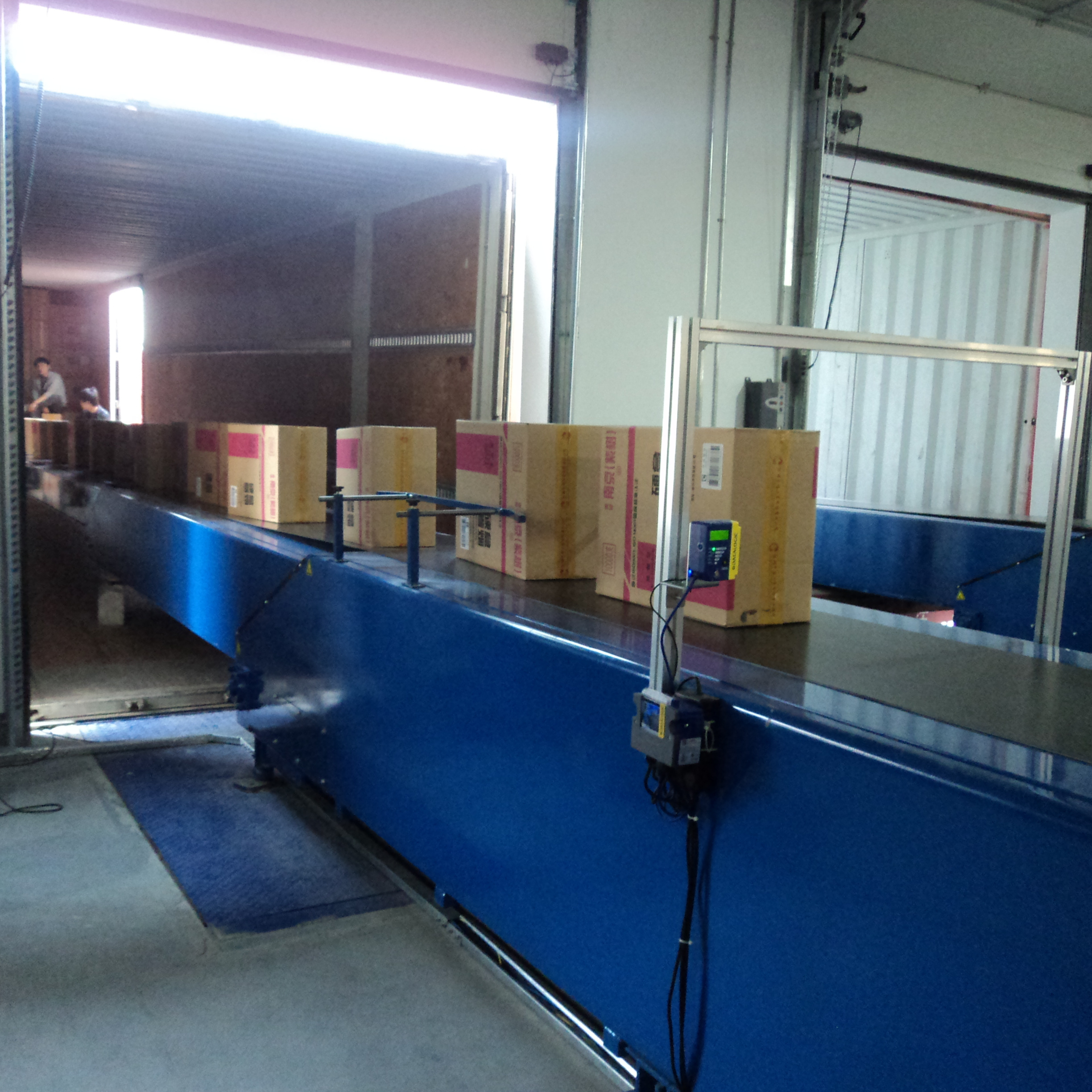 Factory Price Portable Loading Unloading Telescopic Automatic Warehouse Truck Loading Conveyor System