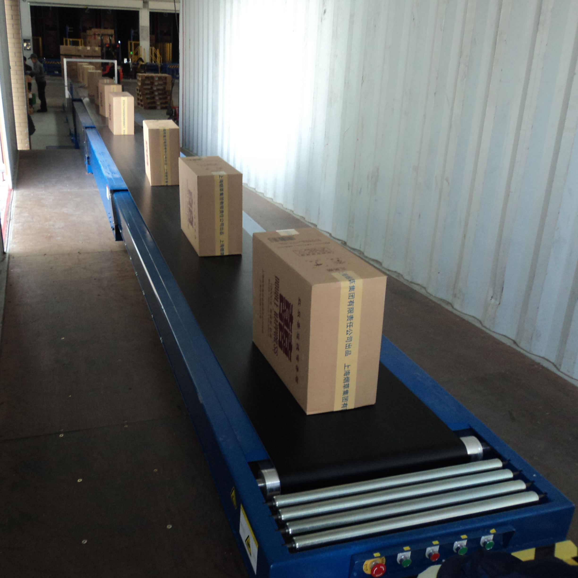 Factory Price Portable Loading Unloading Telescopic Automatic Warehouse Truck Loading Conveyor System