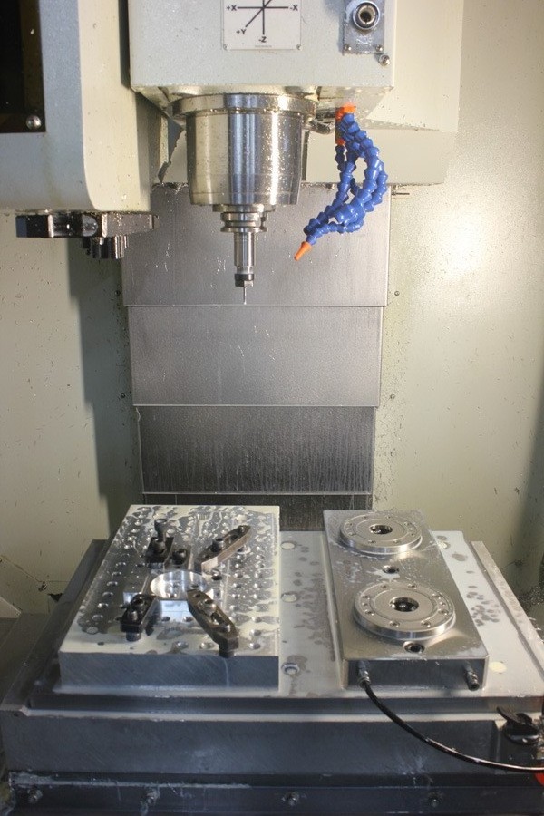 a one zero point clamping  workholding system for CNC milling machine