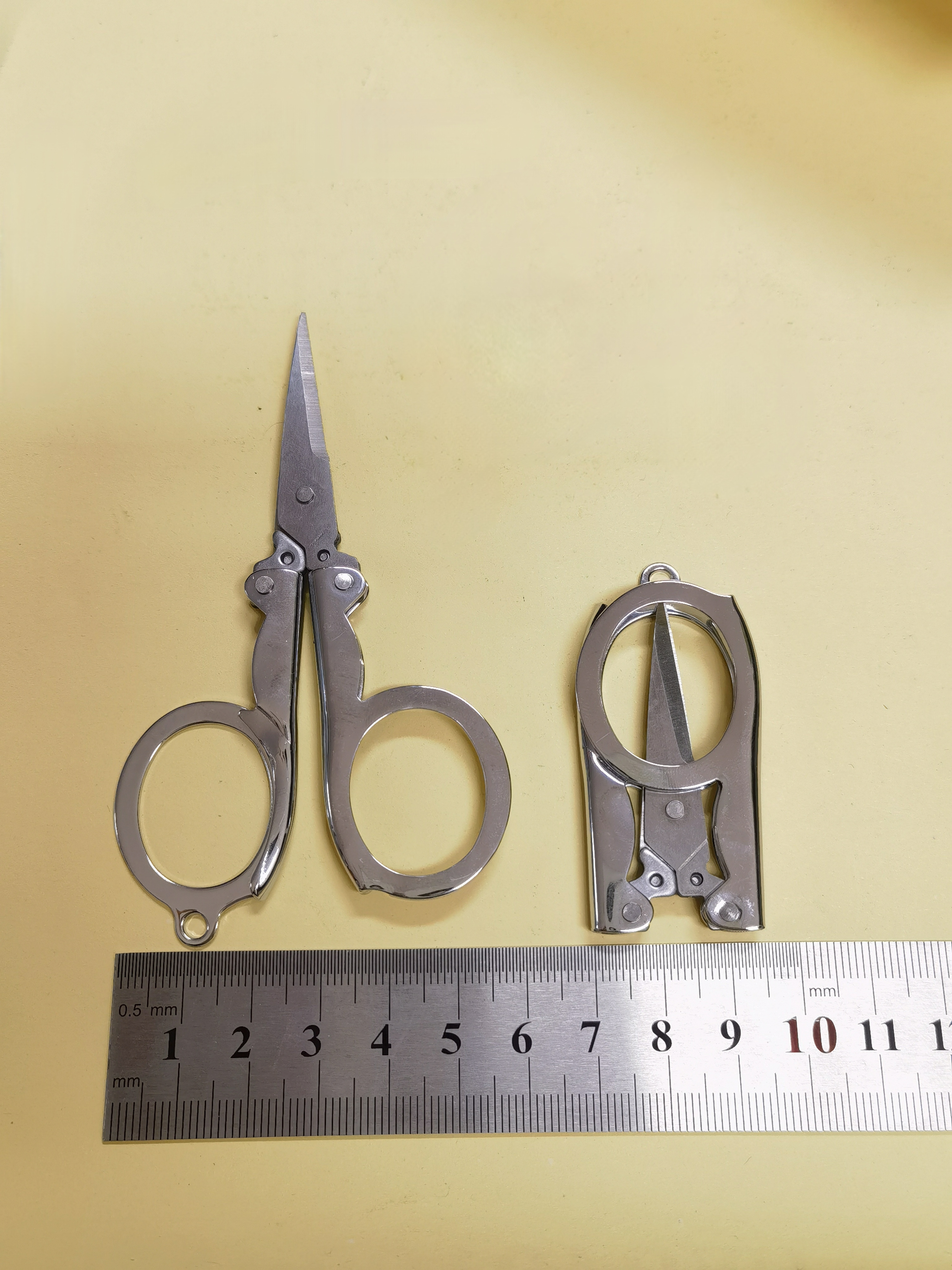 Folding Scissors Portable Multifunction Household Travel Scissors Sharp Small Scissors Stainless Steel Pocket Shears