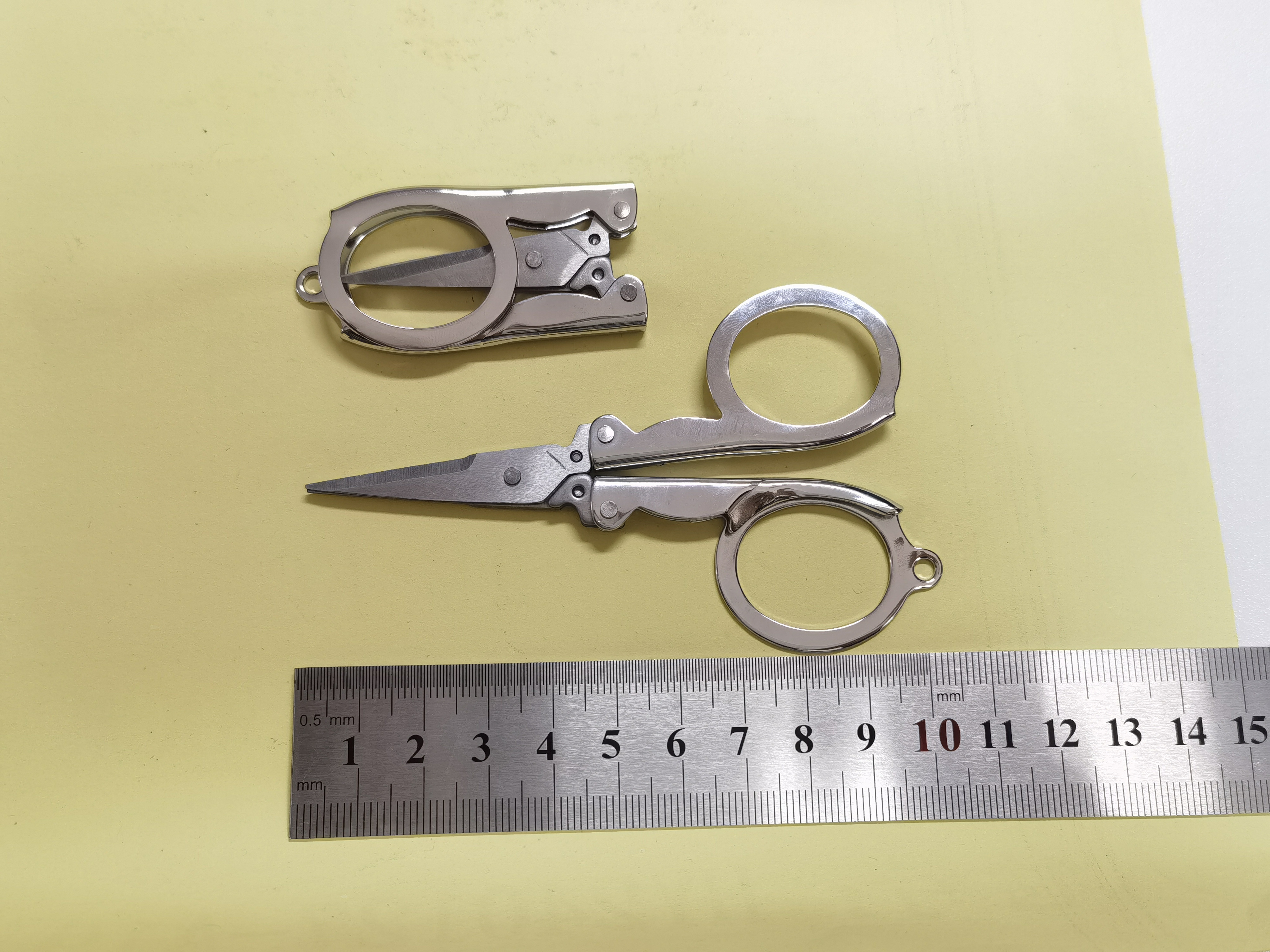 Folding Scissors Portable Multifunction Household Travel Scissors Sharp Small Scissors Stainless Steel Pocket Shears