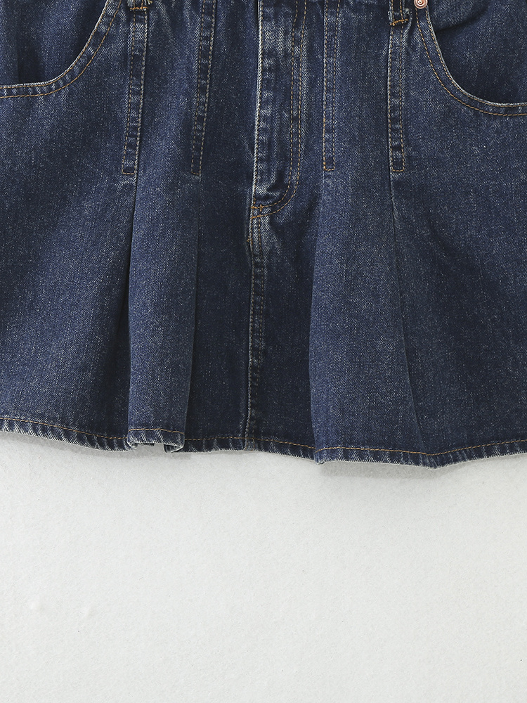 Denim blue color zipper fly side pockets pleated casual fashion mini jeans skirt for women