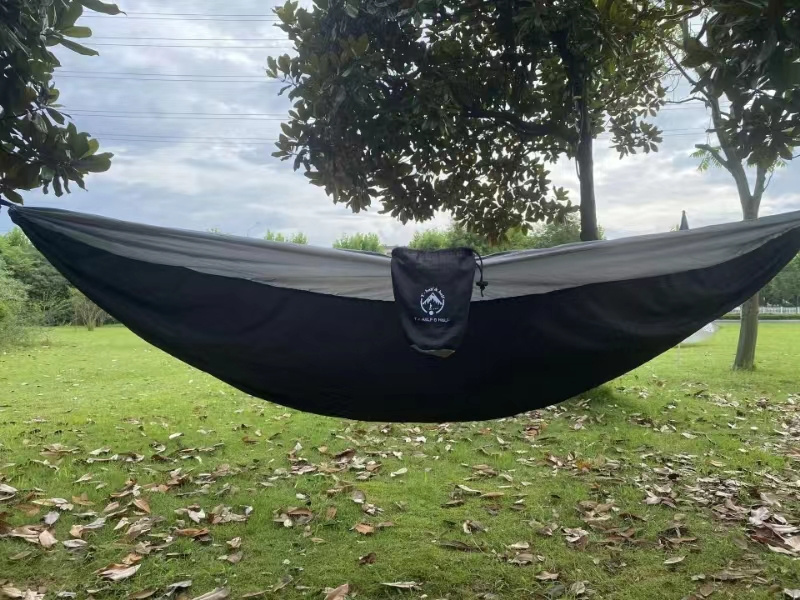 Outdoor Camping Hammock With Carry Bag Lightweight Portable Hanging anti rollover cloth hammock camping supplies hammock chair