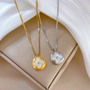 Women Pendant Necklace 18K Gold Plated Stainless Steel Jewelry Box Chain Shell Four Leaf Lucky Clover Necklace