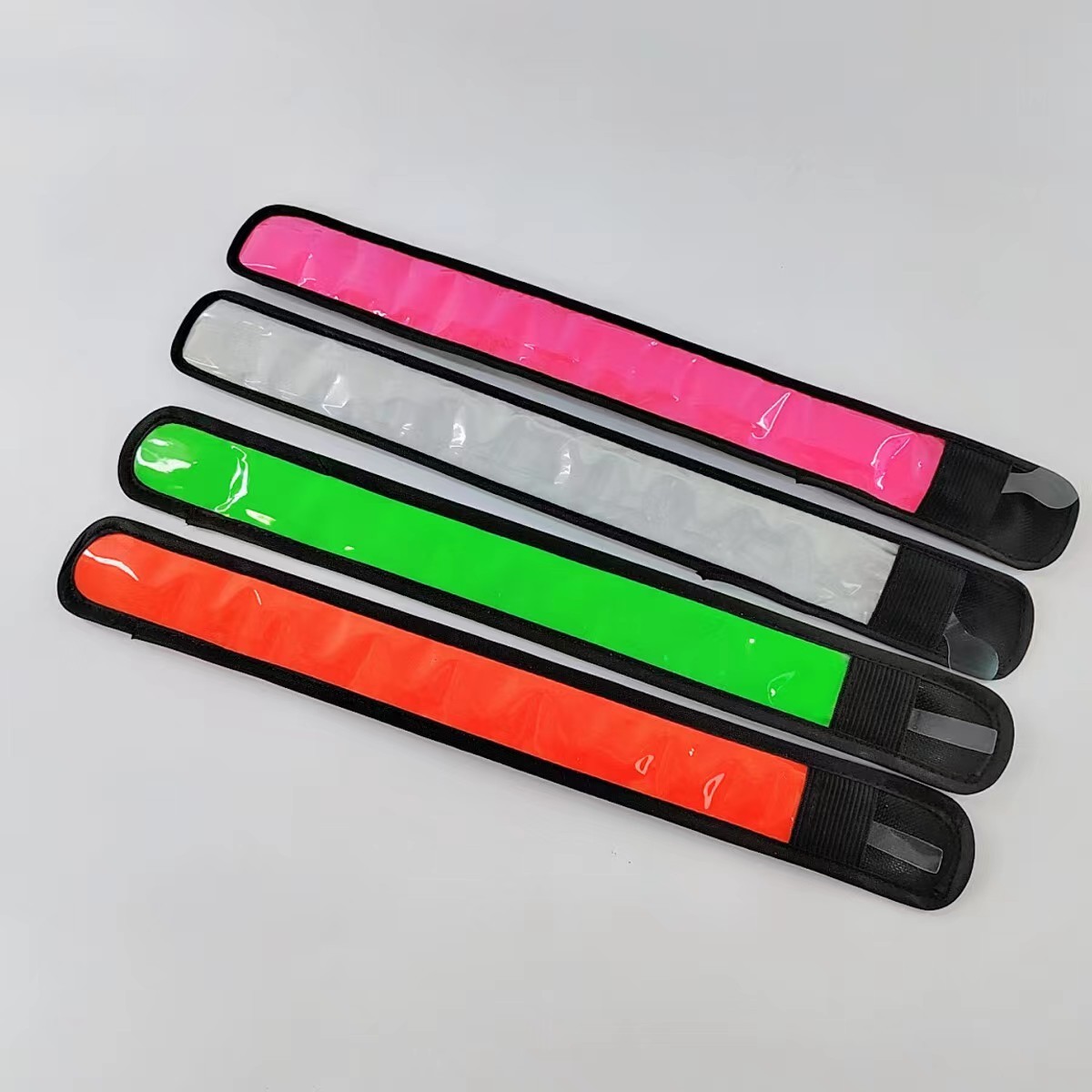 Hot Sales CR2032 Batter Powered Reflective PVC LED Light Up Slap Band for Night Sport Running