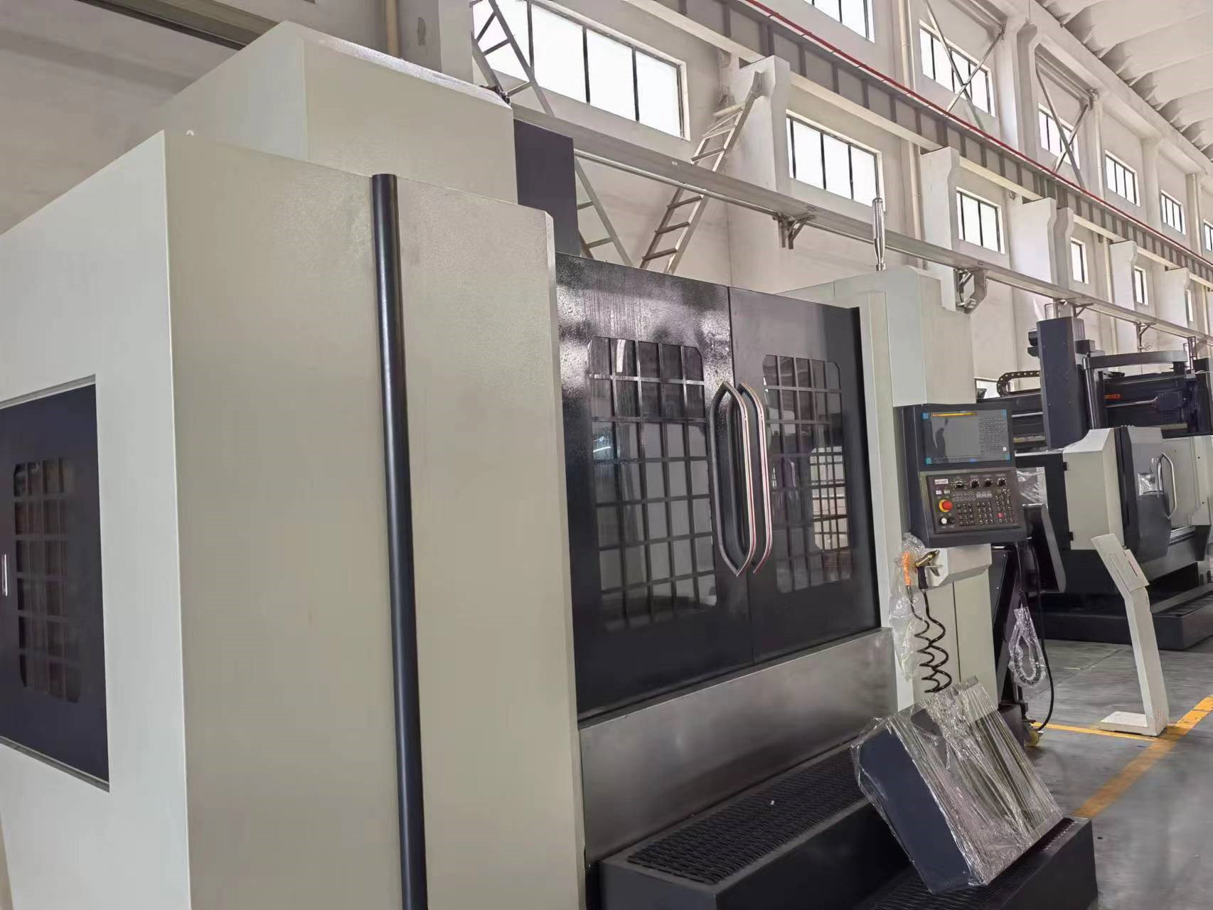 VMC650 VMC Machine CNC Milling Machine With Fanuc System High Accuracy Vertical CNC Machining Center