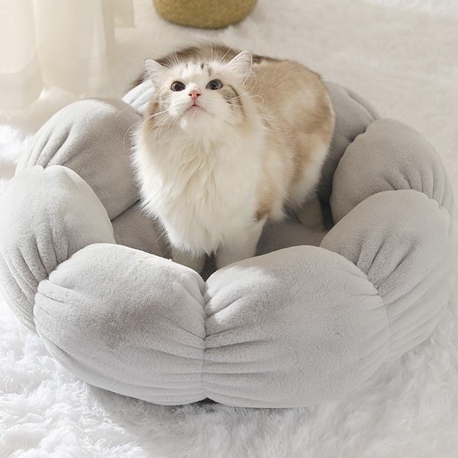 2021 Winter Custom Pet Bed Small Large Princess Cute Dog Warm Cozy Soft Fashion Donut Round Plush Luxury Cat Bed