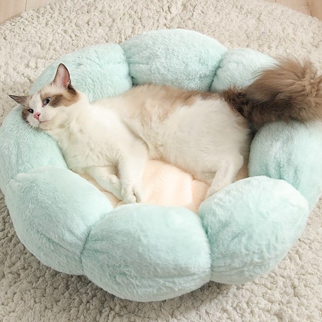 2021 Winter Custom Pet Bed Small Large Princess Cute Dog Warm Cozy Soft Fashion Donut Round Plush Luxury Cat Bed