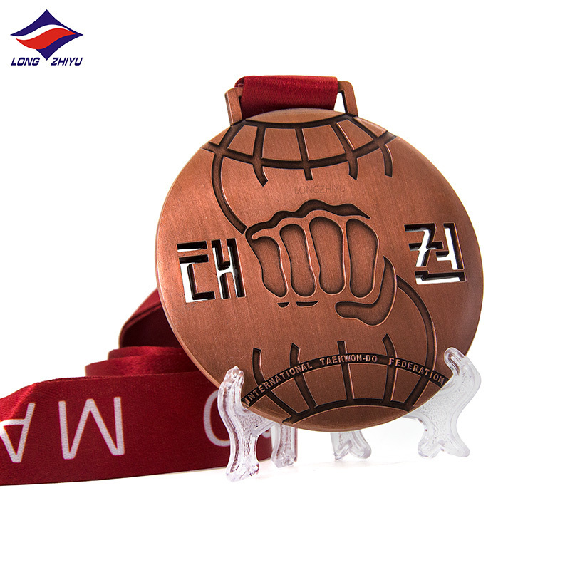 Shenzhen Longzhiyu 16 years maker customized sport medallion custom competition medals and marathon medal with ribbon