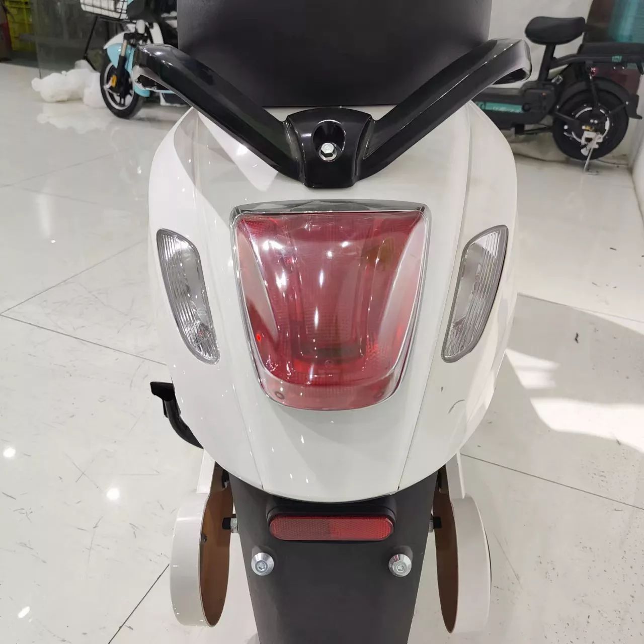 Manufacturer Wholesale 1000w electric moped scooter adult with pedals moped 50cc electric moped