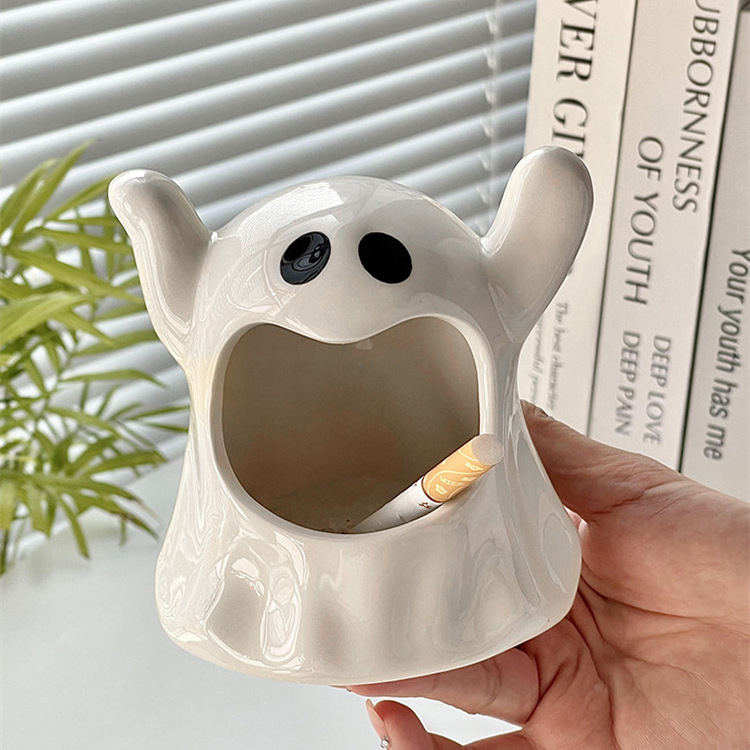 Custom Indoor Outdoor Cool Funny Fancy Porcelain Ceramic Smoking Ashtrays For Cigarettes Ash Tray For Home Office Decoration