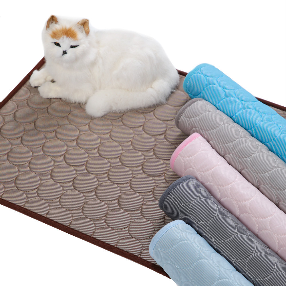 2023 New Ice Silk Summer Cool Cat Pad Bed Breathable Pet Supplies Dog Cooling Mat Training Dog Cooling Puppy Pad Mat