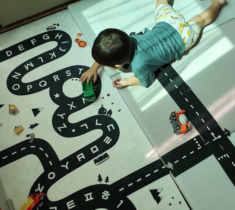 Children Expressway Black with White Striping, Flexible Race Track Toy Road Set for Toy Cars  Splicing Car Track Puzzle Toy