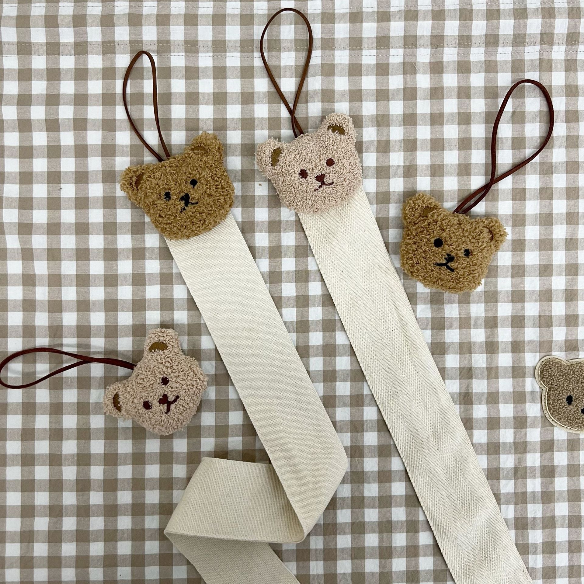 Korean Cute Bear Hair Bow Holder Hanging Hair Clips Hanger Headband Storage Organizer for Baby Girls Room Decoration