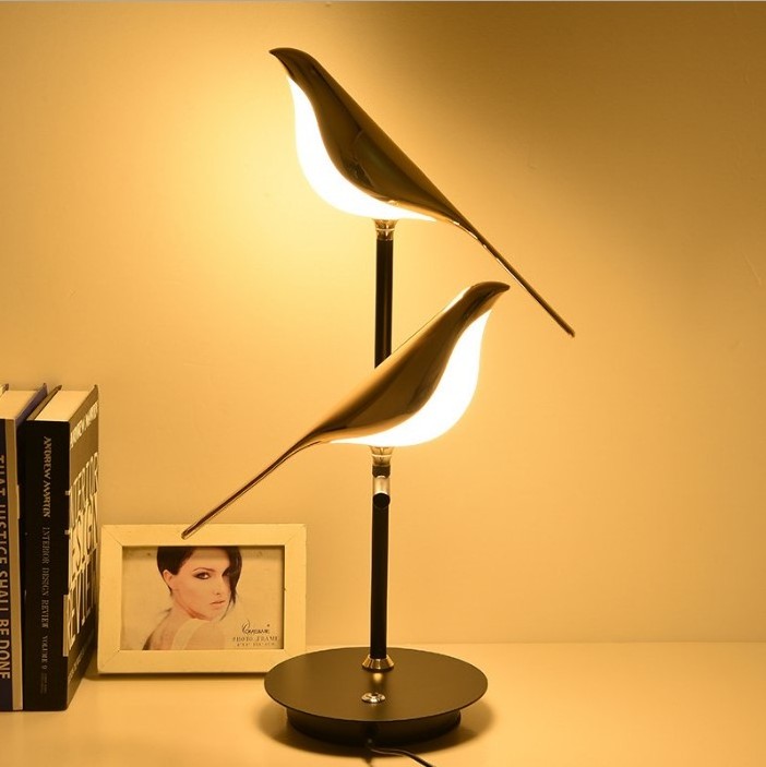 Decorative Bird LED Desk Lamp Beside Table Lamp for Hotel Home Bedroom Lighting