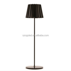 Contemporary Fancy E27 Hotel Cafe Downlight Ribbed Shade Carbon Steel Floor Standing Lamp