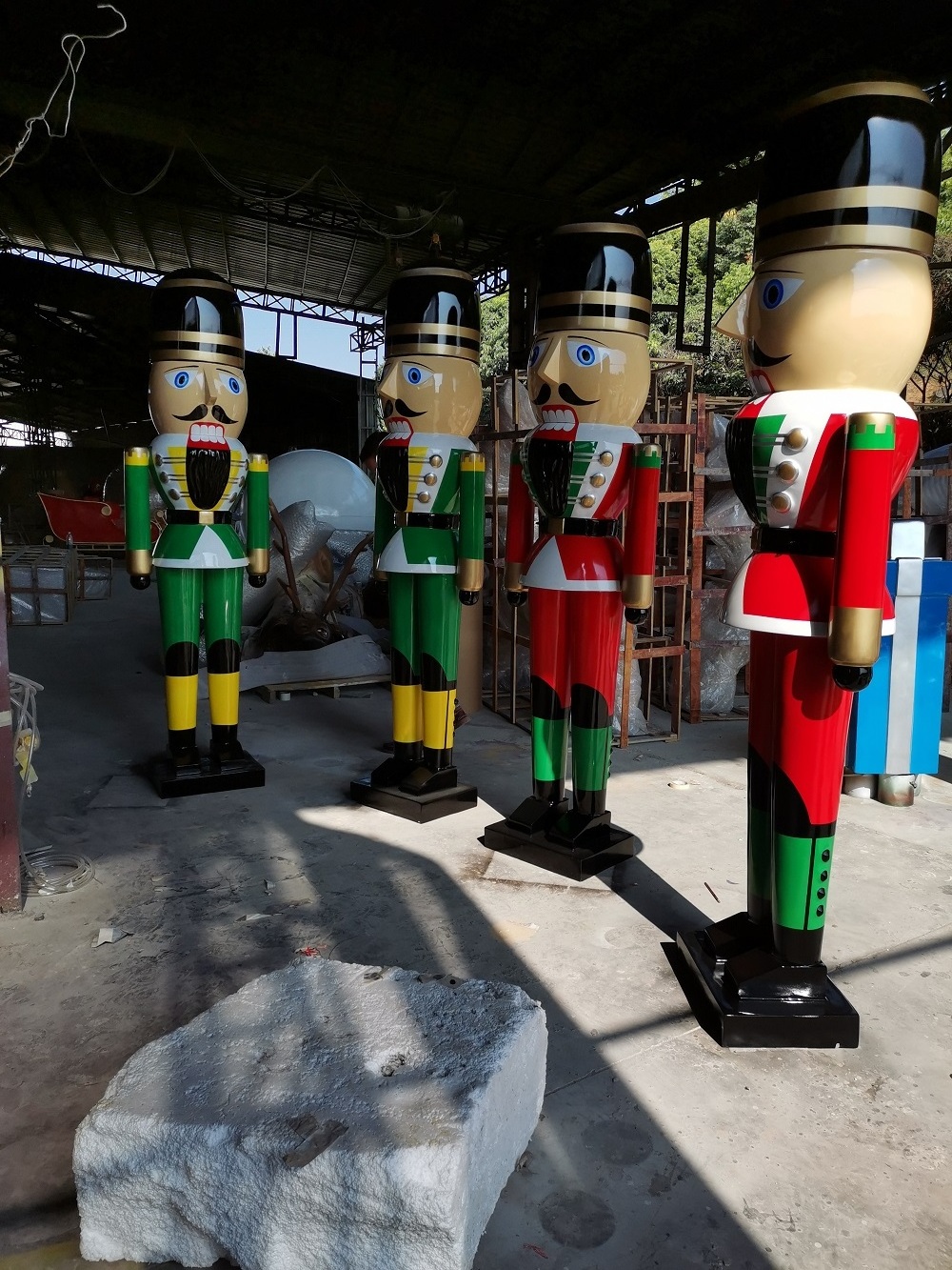 Outdoor Christmas Decorations Resin Crafts fiberglass sculpture Christmas Nutcracker Soldier