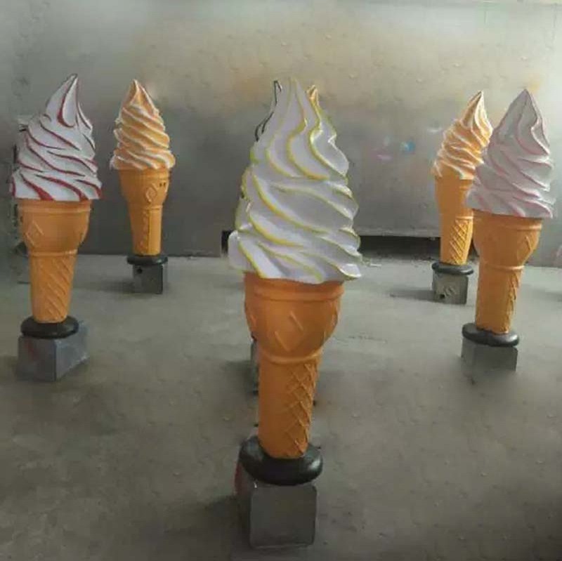 Large size ice cream cone sculpture model for amusement park, ice cream shop