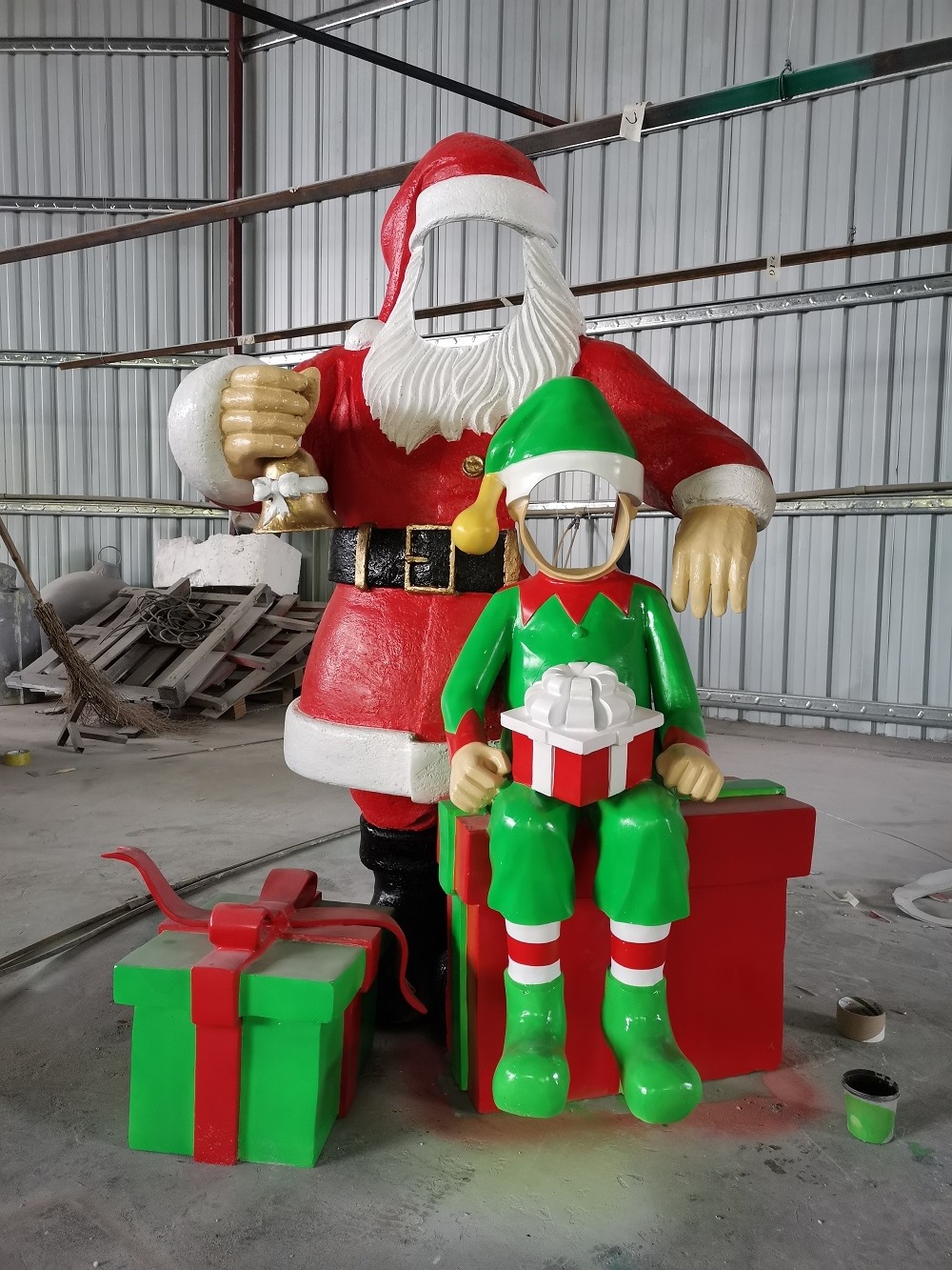 Christmas Decoration Fiberglass Christmas Decoration Life Size Santa Claus And Deer Sleigh Resin Crafts