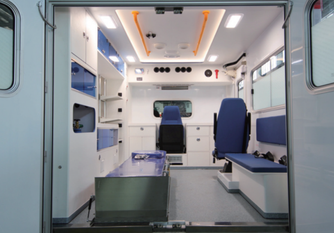 emergency vehicles IVECO Daily Box Ambulance gasoline tricycle Ambulance Car ambulance for sale