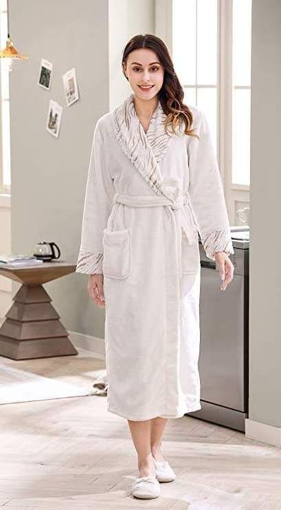 Hot Selling Personalized Hilton Hotel Bathrobe Woman Sexy High Quality Plush Soft Warm Coral Fleece Bathrobe