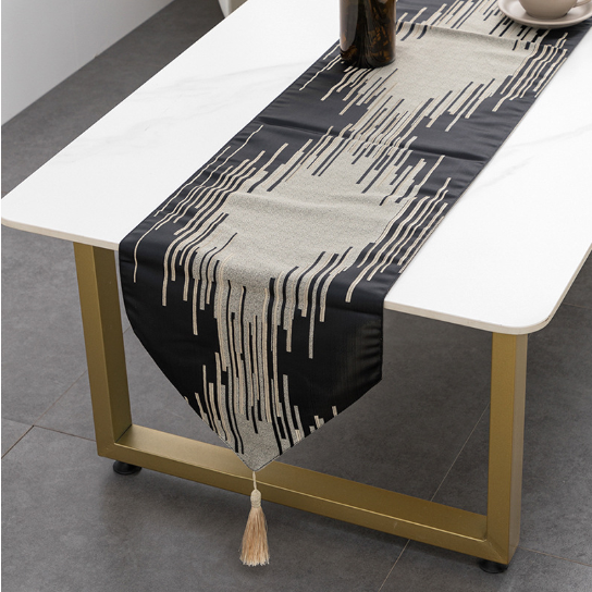 QK Modern Luxury American Fringe Jacquard Table Flag Decoration Table Runner Decoration Macrame Table Runner  Custom