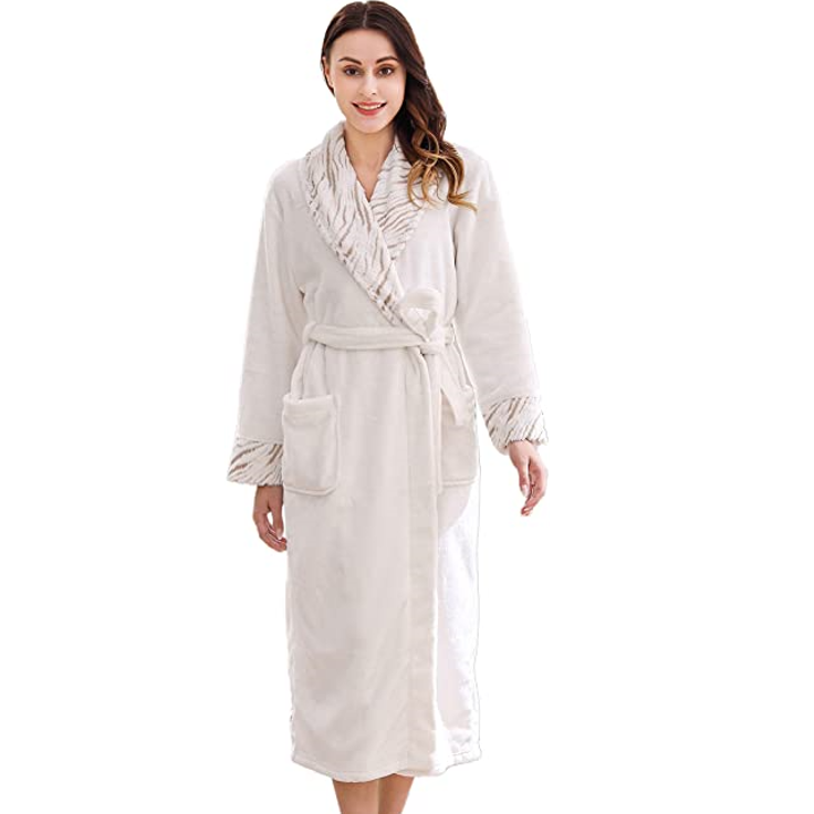 Hot Selling Personalized Hilton Hotel Bathrobe Woman Sexy High Quality Plush Soft Warm Coral Fleece Bathrobe