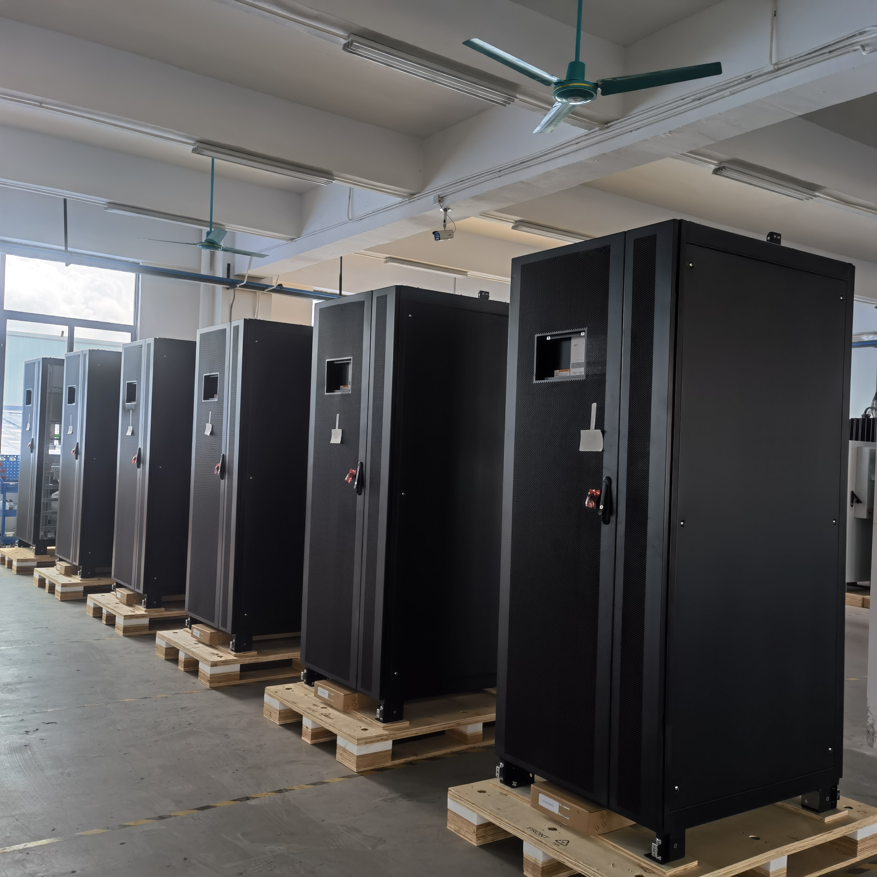 Customized Electrical Enclosure Cold Rolled Steel Material Network Cabinet Industrial 42u Rittal electrical cabinet