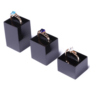 Hot Sell Modern Beauty Set of 3 Plexiglass Mini Ring Display Acrylic Ring Holder Display Stand With Favorable Price