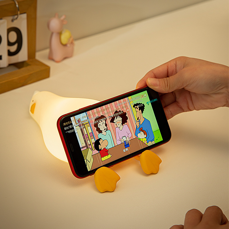 Cute Silicone Small Usb Baby Sensor Night Light Rechargeable Stuffed Animal Duck Night Light Lamp For Kids Room