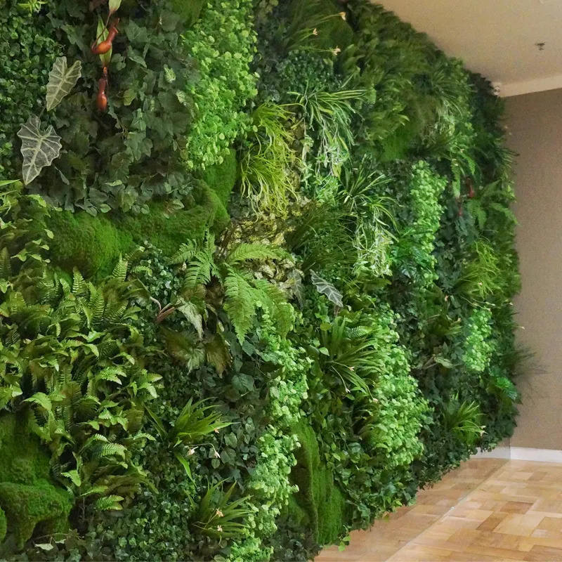 New Design Customized Jungle Style Vertical Plants Wall Artificial Backdrop Wall Panels Green Grass Wall for Home Decoration