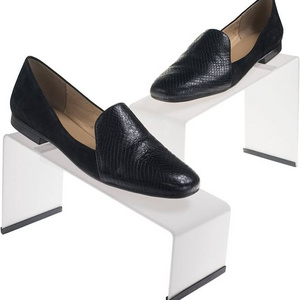 Acrylic Shoe Display Risers with Non Slip Rubber Lucite Shoe Display Stand For Counter