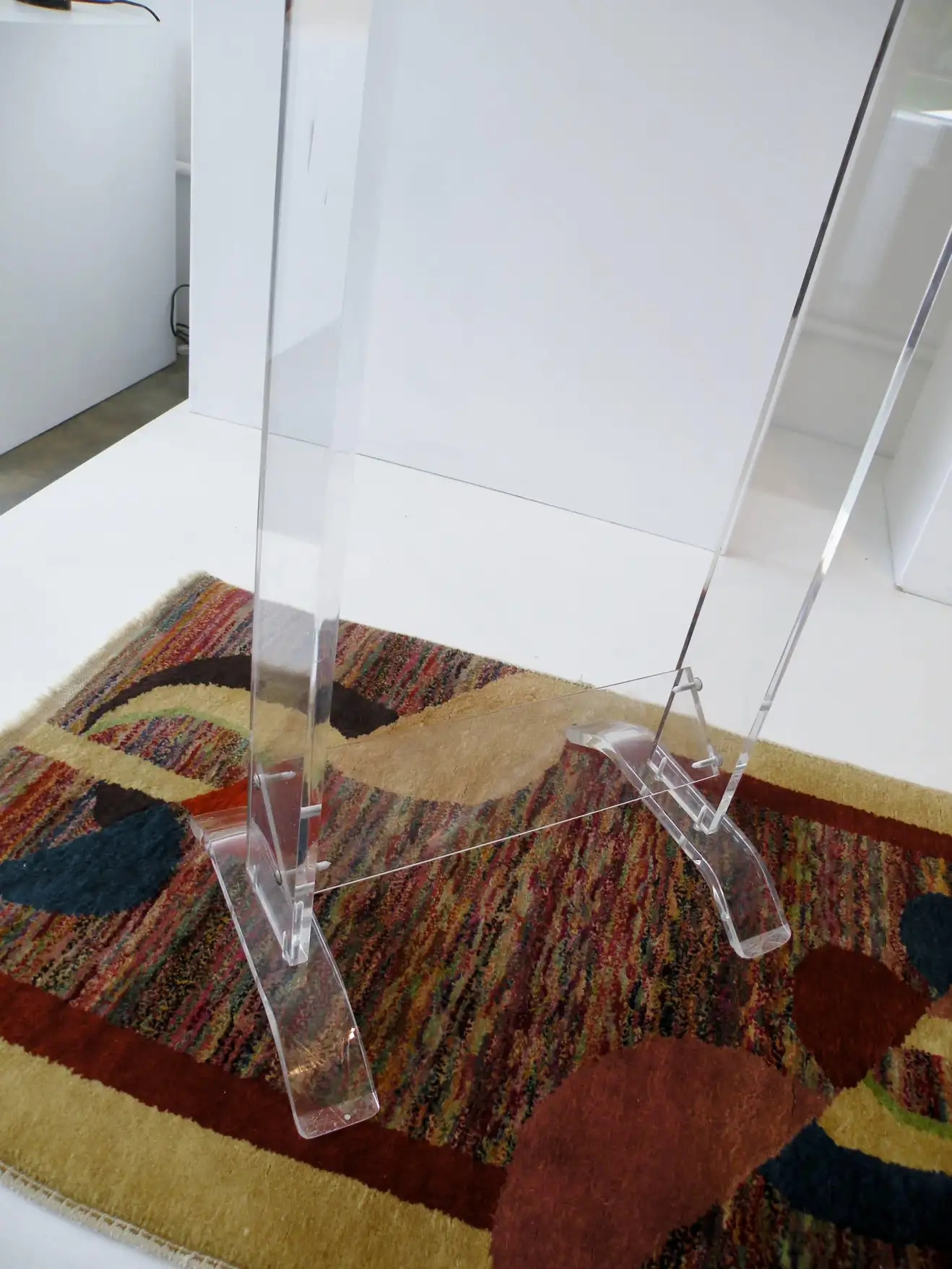 Clear Floorstand Acrylic Lucite Valet Coat Stand Multi Use Acrylic Clothes Rack for Wardrobe Stand