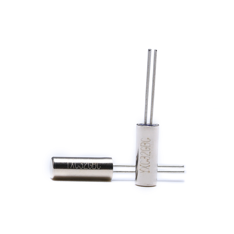 3x8 cylindrical passive crystal oscillator 32.768K 2x6 quartz crystal direct insertion 2P 6MHZ 12MHZ