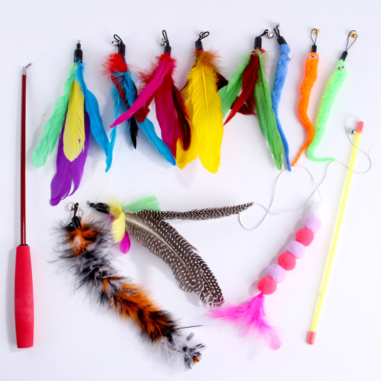 Wholesale Eco friendly Cat Toys 12-pack Cat Feather Kitten Toys Kit Teaser Wand Cat Toys Set Pack.