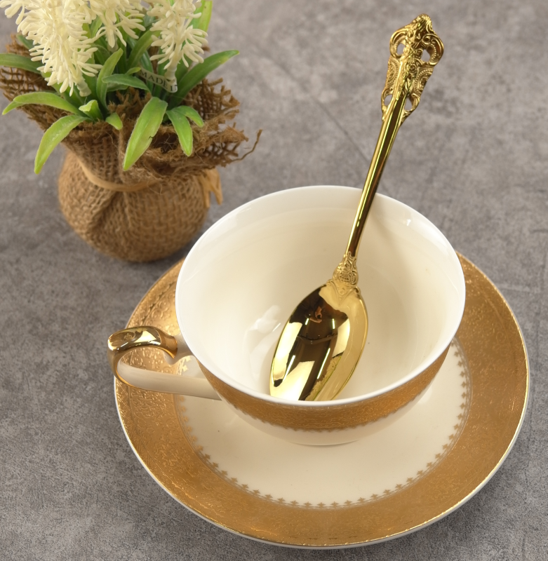 Factory Direct Best Selling Antique Goldware Classic Italian Silverware Gold SS18/10 304 Cutlery Set Wedding