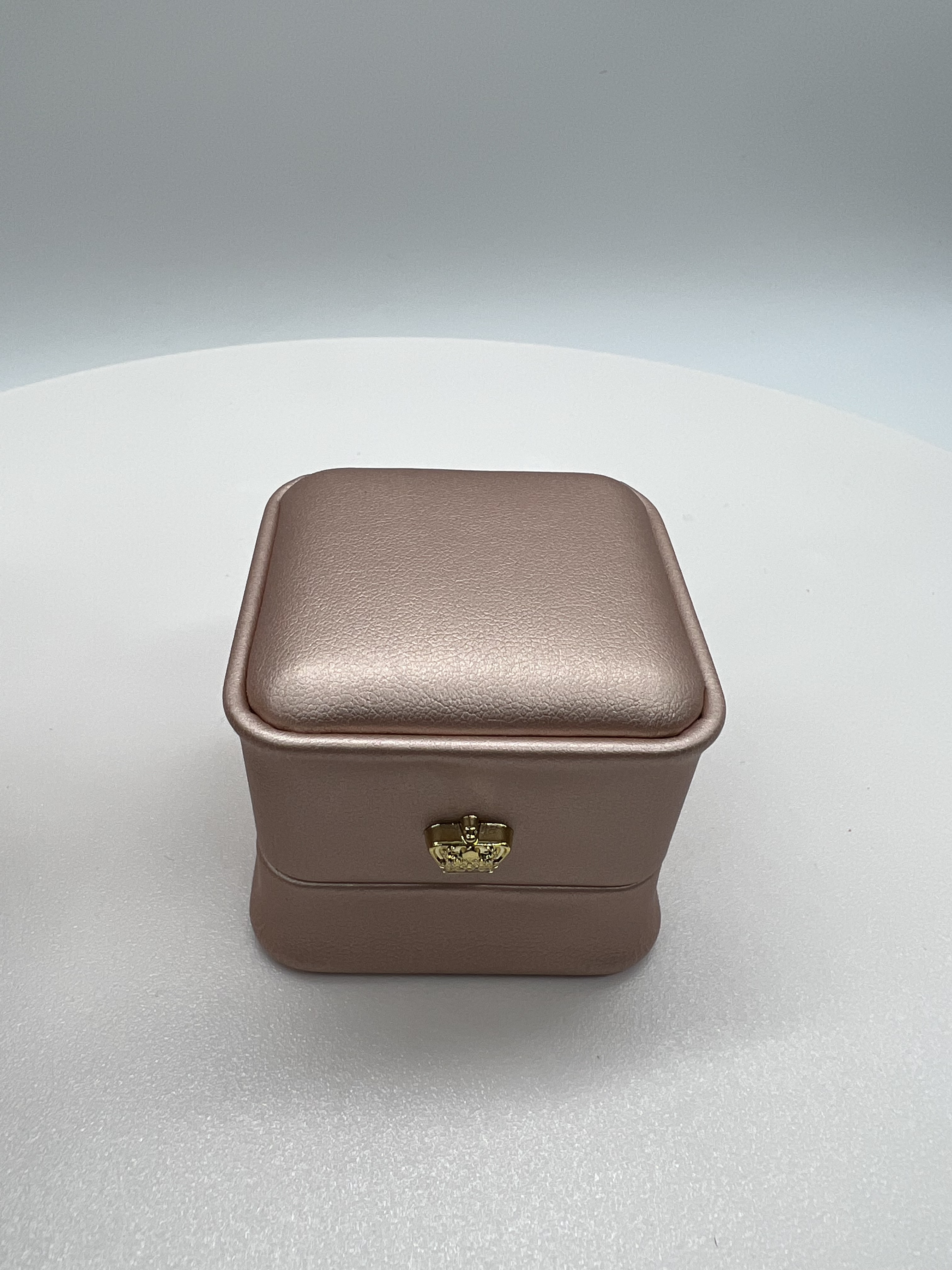 Ring velvet sofa jewelry packaging low price packaging box for magnetic jewelry gift box