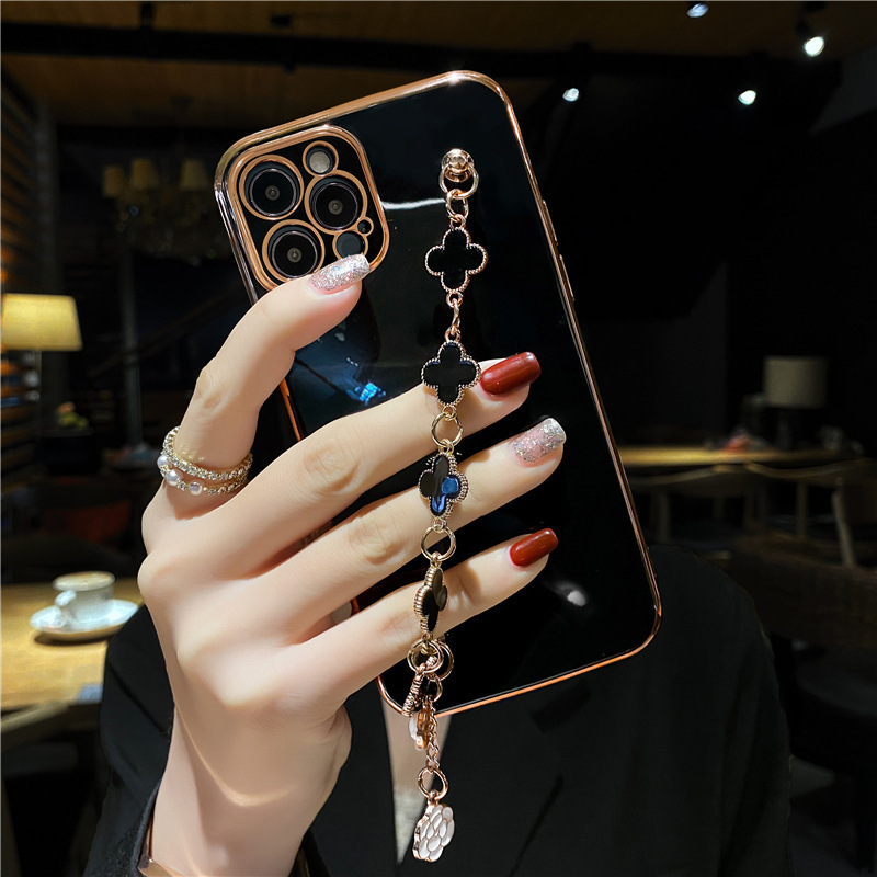 Luxury design silicone phone case with chain for 11 12 13 14 15promax