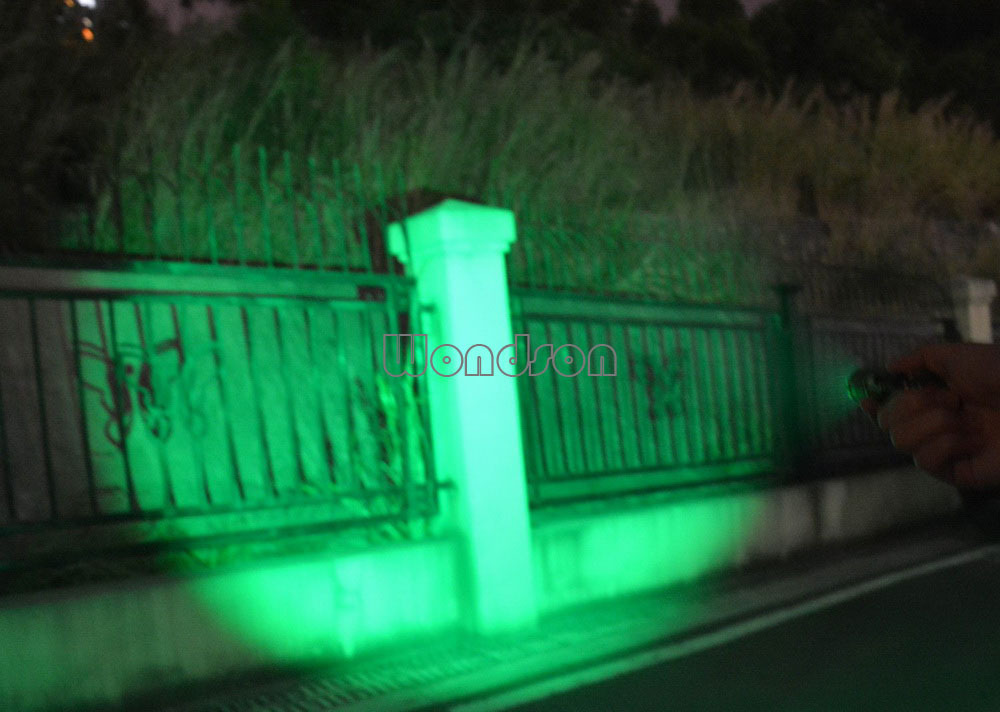 Zoomable LED 3 Mode 400 Lumen Hunting Light Tactical Green Light Flashlights