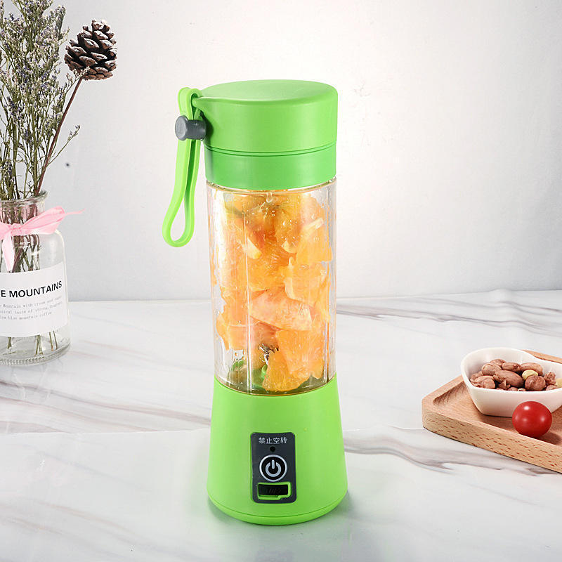 TikTok Hot Selling Portable Fruit & Vegetable Juicer USB Charge Cup Blender and Ice Mixer for Home Use