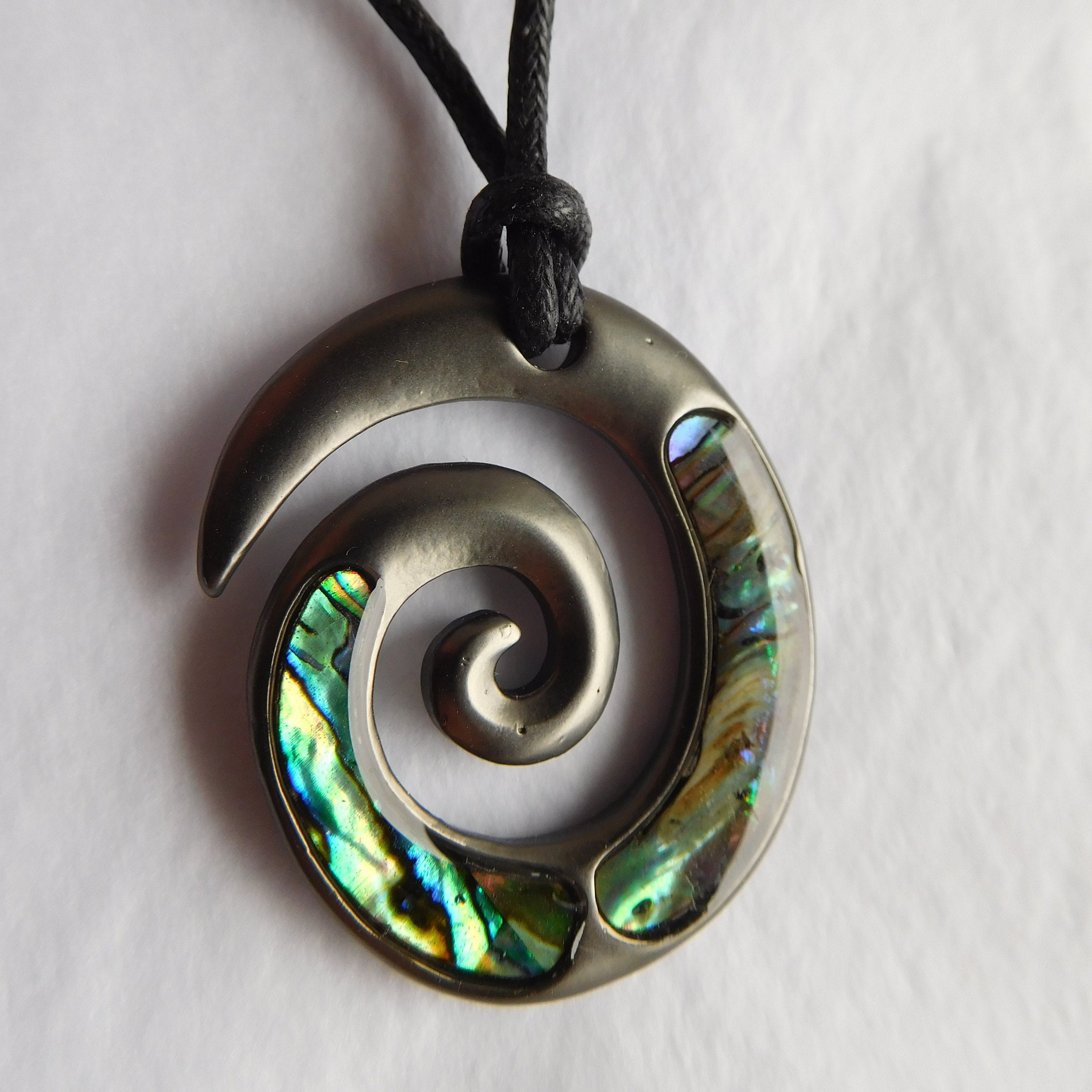 New Zealand Abalone Paua Maori Tribal Spiral Pendant On 19